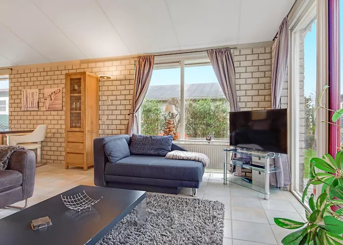 Дом отдыха Aan Zee *