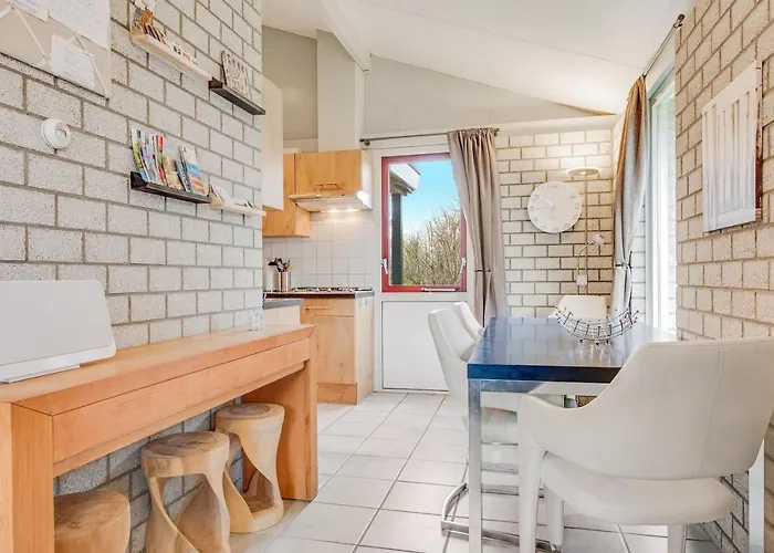 Aan Zee Дом отдыха