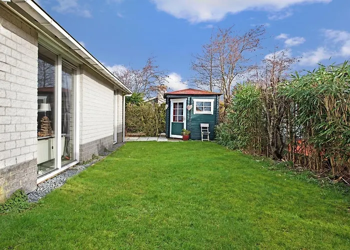 Aan Zee Дом отдыха