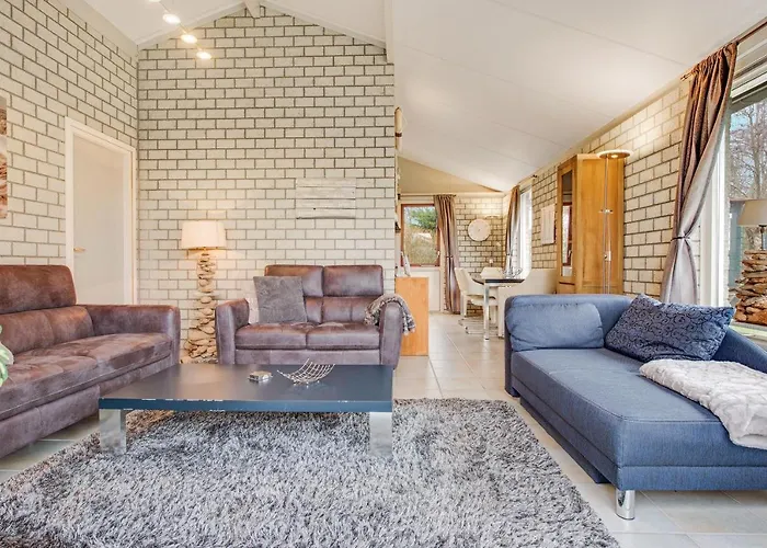 Aan Zee Петтен