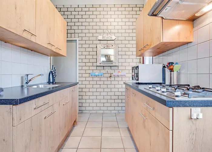 Aan Zee Дом отдыха *